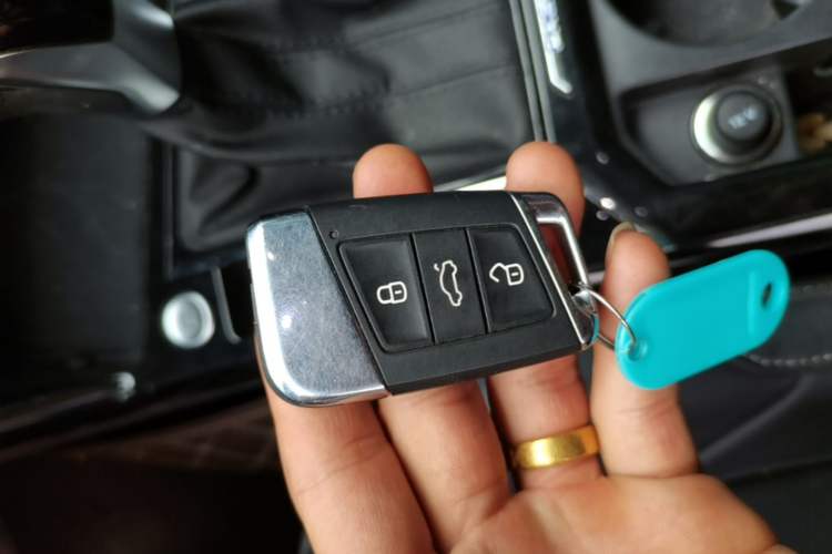 Used Volkswagen Passat New Energy 2023 430 PHEV Hybrid Luxury Edition Vehicle Key