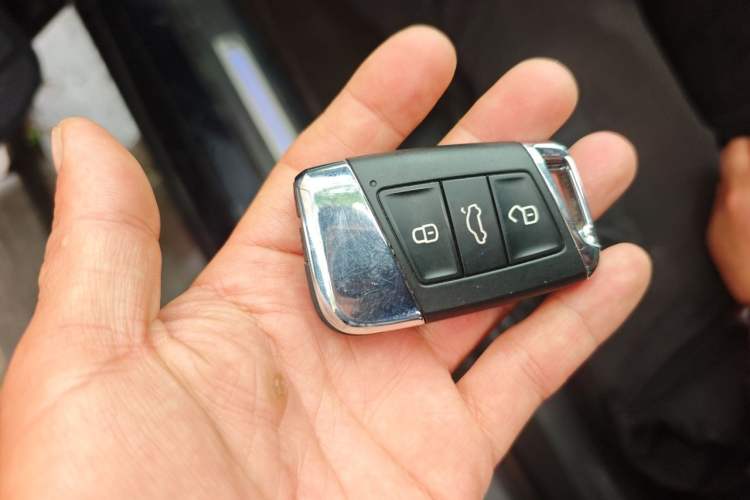 Used Volkswagen Passat New Energy 2023 430 PHEV Hybrid Luxury Edition Vehicle Key