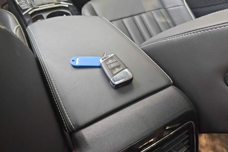 Used Volkswagen Passat New Energy 2023 430 PHEV Hybrid Elite Edition Vehicle Key