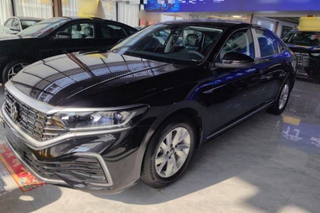Ojetý Volkswagen Passat New Energy 2025 430 PHEV Hybrid Business Edition