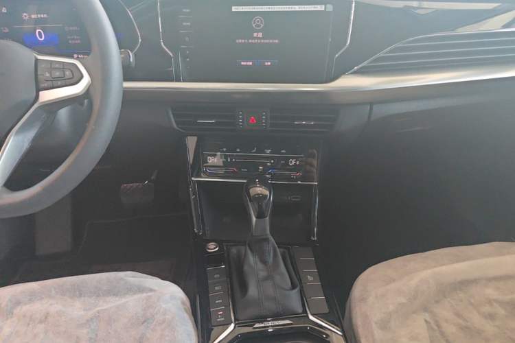Used Volkswagen Passat New Energy 2025 430 PHEV Hybrid Business Edition Audio And AC Panel