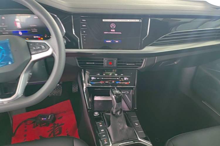 Used Volkswagen Passat New Energy 2025 430 PHEV Hybrid Business Edition Audio And AC Panel