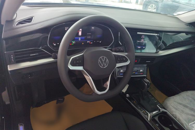 Used Volkswagen Passat New Energy 2025 430 PHEV Hybrid Business Edition Center Console