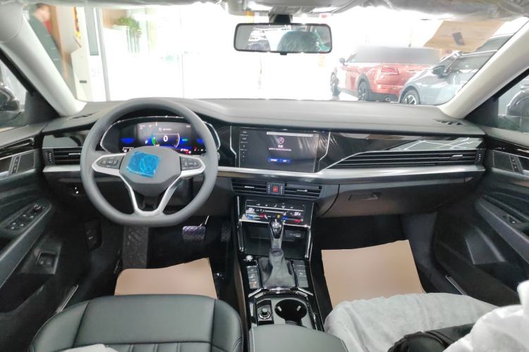 Used Volkswagen Passat New Energy 2025 430 PHEV Hybrid Business Edition Center Console