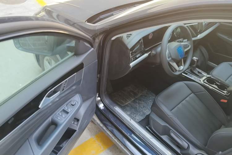 Used Volkswagen Passat New Energy 2025 430 PHEV Hybrid Business Edition Driver Seat