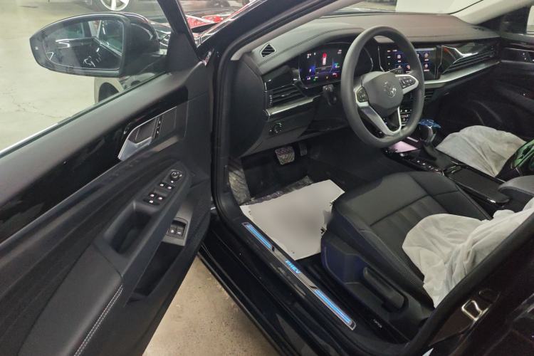 Used Volkswagen Passat New Energy 2025 430 PHEV Hybrid Business Edition Driver Seat