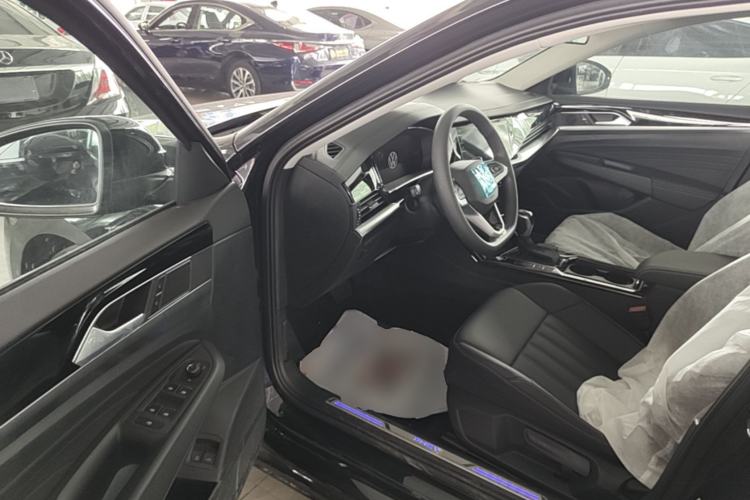 Used Volkswagen Passat New Energy 2025 430 PHEV Hybrid Business Edition Driver Seat