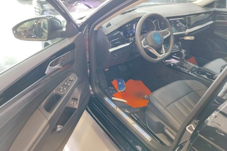 Used Volkswagen Passat New Energy 2025 430 PHEV Hybrid Business Edition Driver Seat