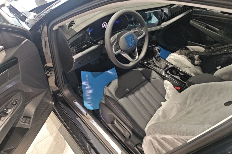 Used Volkswagen Passat New Energy 2025 430 PHEV Hybrid Business Edition Driver Seat