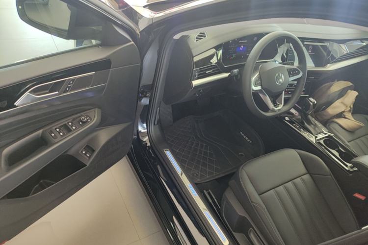 Used Volkswagen Passat New Energy 2025 430 PHEV Hybrid Business Edition Driver Seat