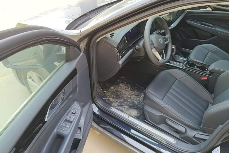 Used Volkswagen Passat New Energy 2025 430 PHEV Hybrid Business Edition Driver Seat