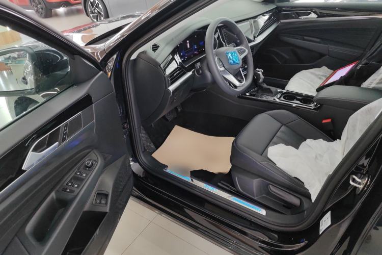 Used Volkswagen Passat New Energy 2025 430 PHEV Hybrid Business Edition Driver Seat