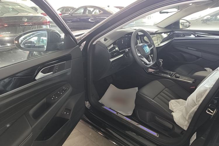 Used Volkswagen Passat New Energy 2025 430 PHEV Hybrid Business Edition Driver Seat
