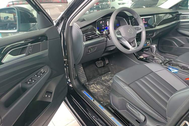 Used Volkswagen Passat New Energy 2025 430 PHEV Hybrid Business Edition Driver Seat