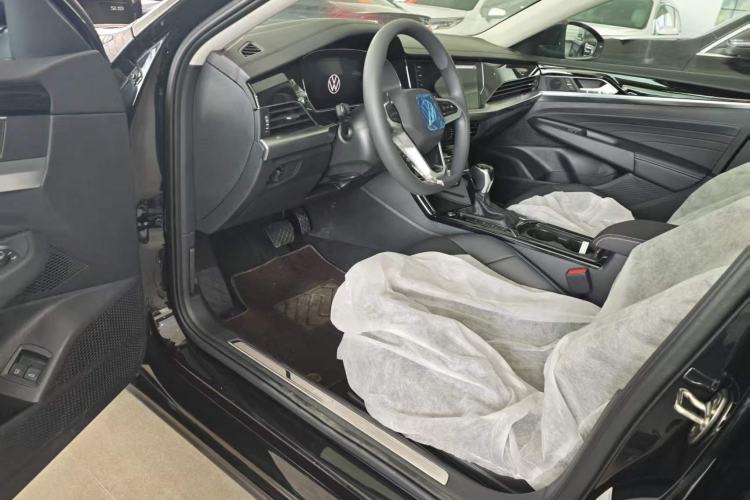Used Volkswagen Passat New Energy 2025 430 PHEV Hybrid Business Edition Driver Seat