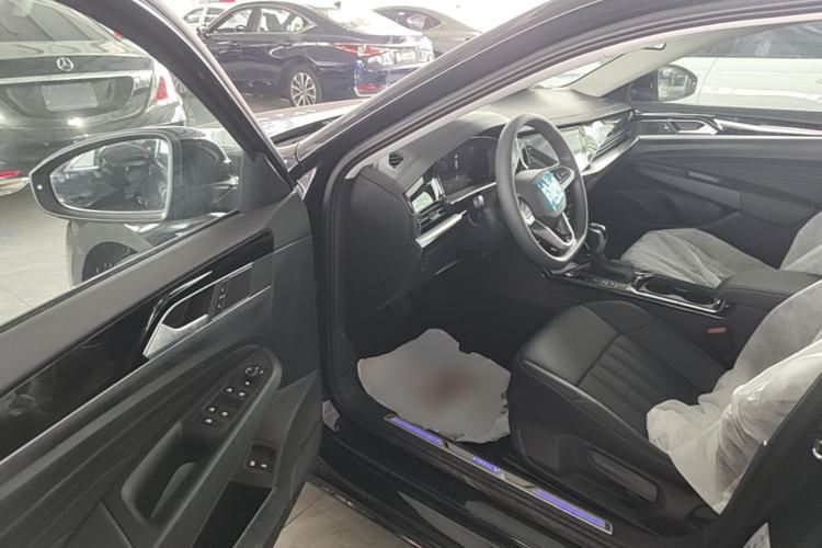 Used Volkswagen Passat New Energy 2025 430 PHEV Hybrid Business Edition Driver Seat