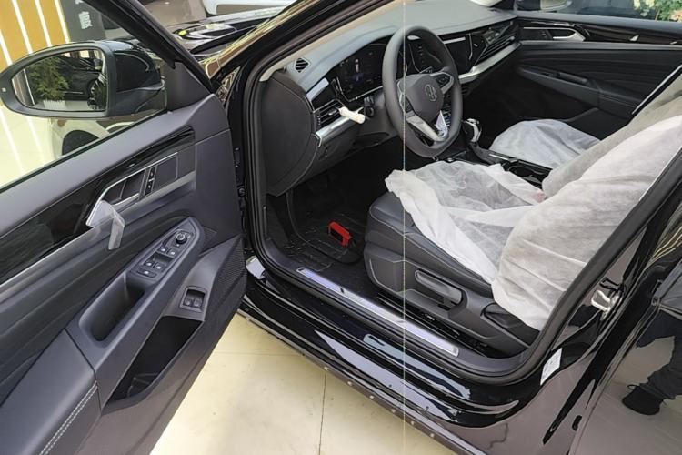 Used Volkswagen Passat New Energy 2025 430 PHEV Hybrid Business Edition Driver Seat