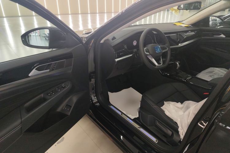 Used Volkswagen Passat New Energy 2025 430 PHEV Hybrid Business Edition Driver Seat
