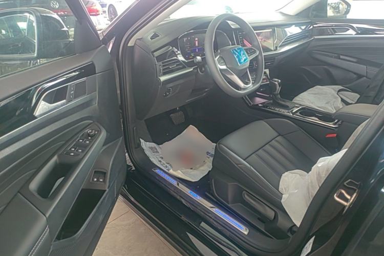 Used Volkswagen Passat New Energy 2025 430 PHEV Hybrid Business Edition Driver Seat