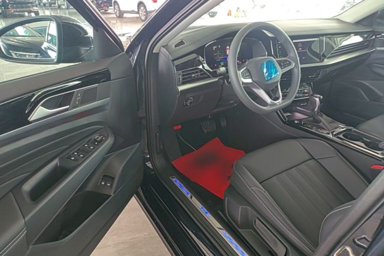 Used Volkswagen Passat New Energy 2025 430 PHEV Hybrid Business Edition Driver Seat