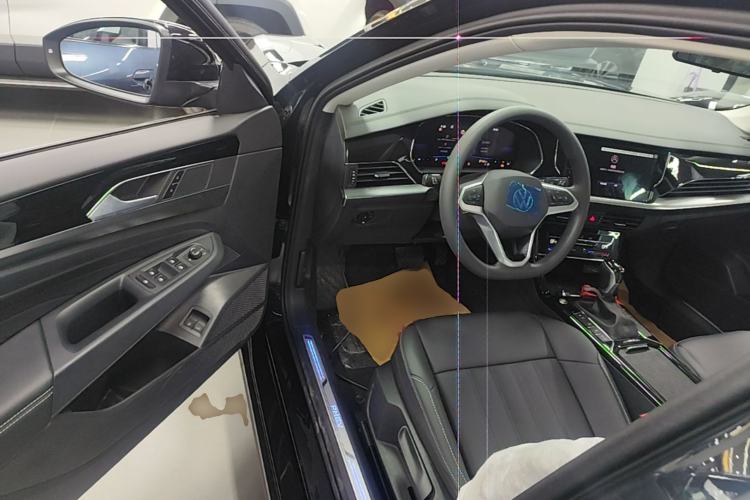 Used Volkswagen Passat New Energy 2025 430 PHEV Hybrid Business Edition Driver Seat