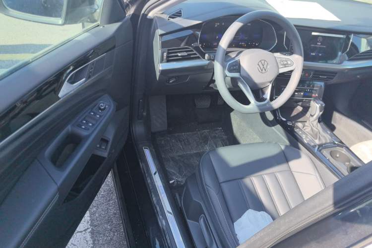 Used Volkswagen Passat New Energy 2025 430 PHEV Hybrid Business Edition Driver Seat