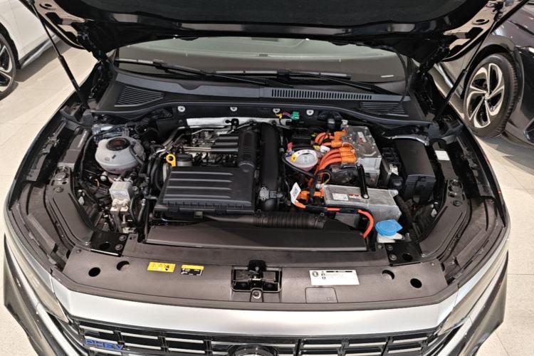 Used Volkswagen Passat New Energy 2025 430 PHEV Hybrid Business Edition Engine Bay