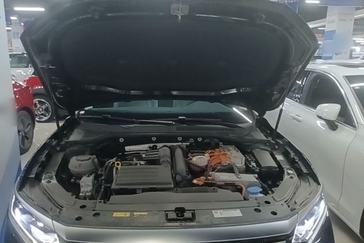 Used Volkswagen Passat New Energy 2025 430 PHEV Hybrid Business Edition Engine Bay
