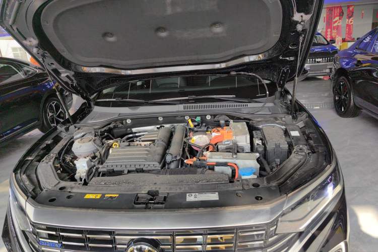 Used Volkswagen Passat New Energy 2025 430 PHEV Hybrid Business Edition Engine Bay