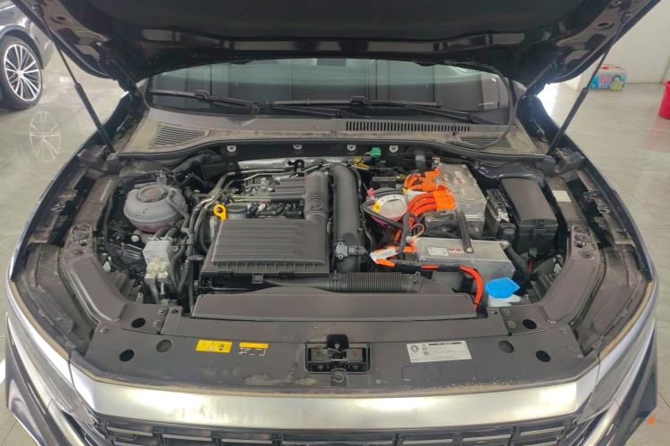 Used Volkswagen Passat New Energy 2025 430 PHEV Hybrid Business Edition Engine Bay