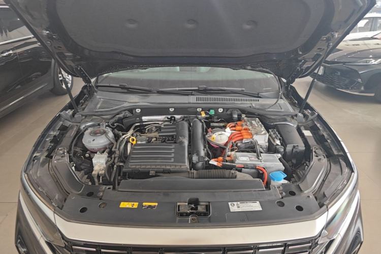 Used Volkswagen Passat New Energy 2025 430 PHEV Hybrid Business Edition Engine Bay