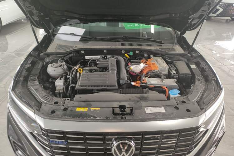 Used Volkswagen Passat New Energy 2025 430 PHEV Hybrid Business Edition Engine Bay