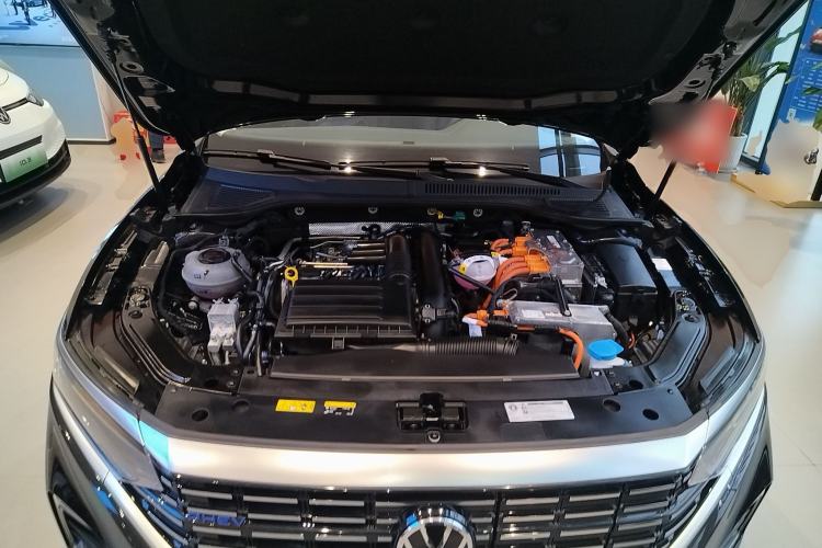 Used Volkswagen Passat New Energy 2025 430 PHEV Hybrid Business Edition Engine Bay