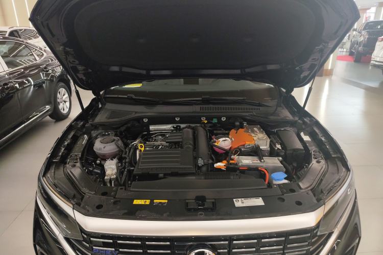 Used Volkswagen Passat New Energy 2025 430 PHEV Hybrid Business Edition Engine Bay