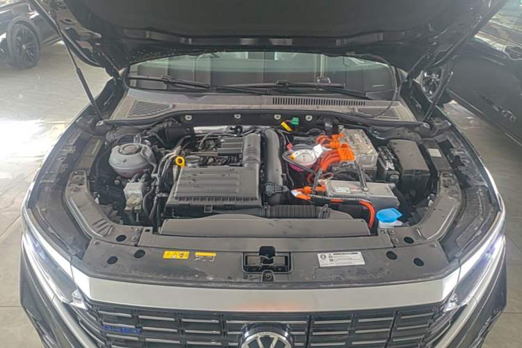 Used Volkswagen Passat New Energy 2025 430 PHEV Hybrid Business Edition Engine Bay