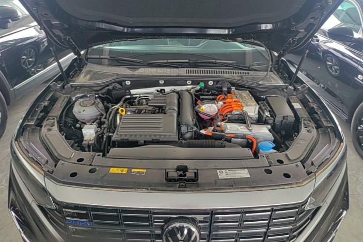 Used Volkswagen Passat New Energy 2025 430 PHEV Hybrid Business Edition Engine Bay