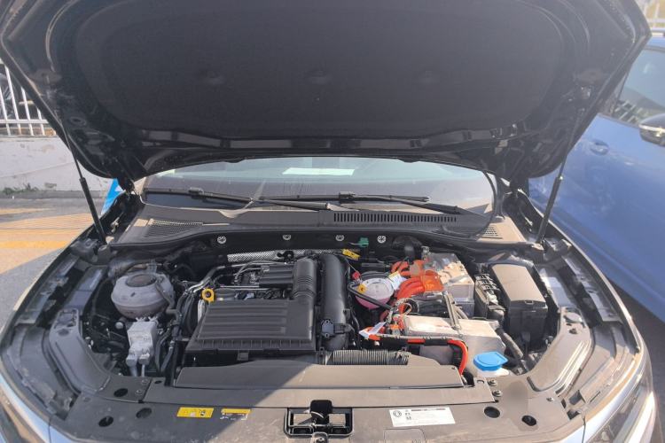 Used Volkswagen Passat New Energy 2025 430 PHEV Hybrid Business Edition Engine Bay