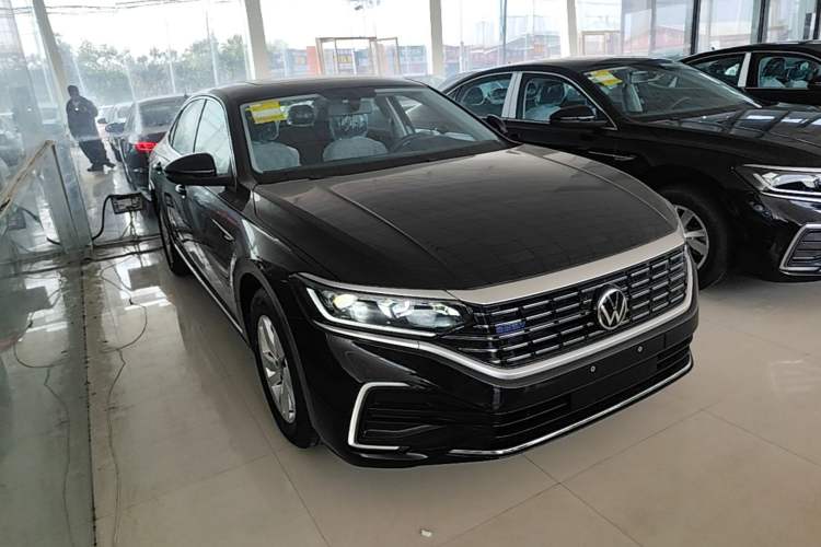 Used Volkswagen Passat New Energy 2025 430 PHEV Hybrid Business Edition Exterior 1