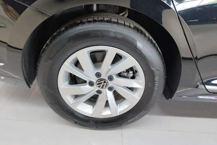 Used Volkswagen Passat New Energy 2025 430 PHEV Hybrid Business Edition Exterior 5