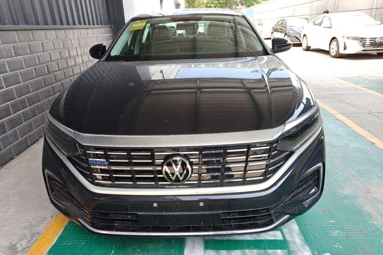 Used Volkswagen Passat New Energy 2025 430 PHEV Hybrid Business Edition Front