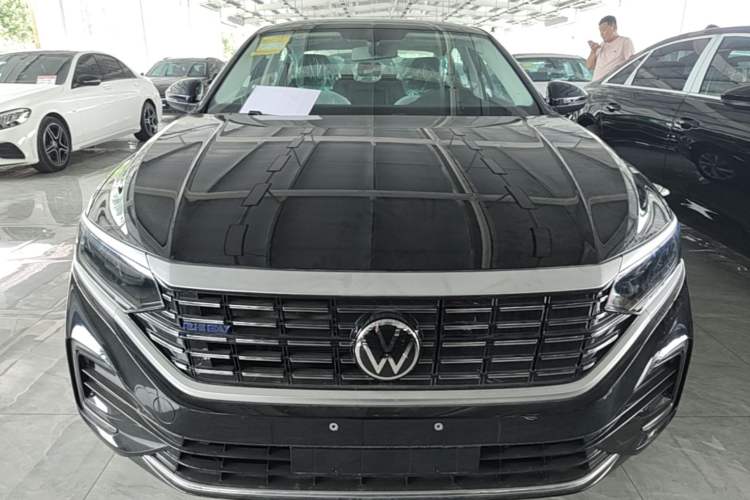 Used Volkswagen Passat New Energy 2025 430 PHEV Hybrid Business Edition Front