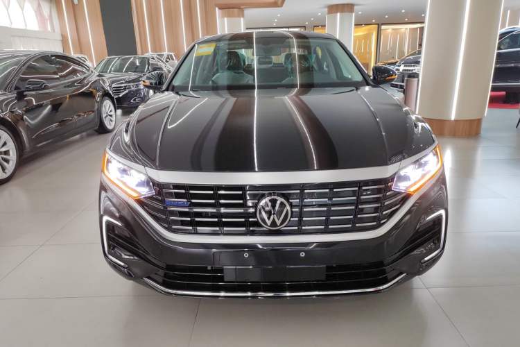 Used Volkswagen Passat New Energy 2025 430 PHEV Hybrid Business Edition Front