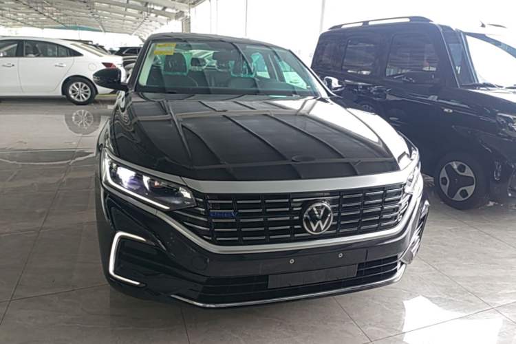 Used Volkswagen Passat New Energy 2025 430 PHEV Hybrid Business Edition Front