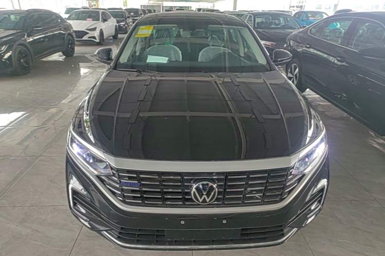 Used Volkswagen Passat New Energy 2025 430 PHEV Hybrid Business Edition Front