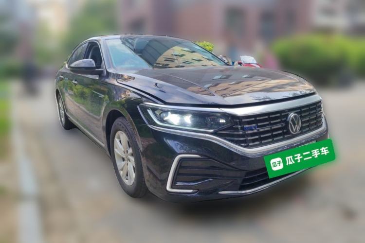 Used Volkswagen Passat New Energy 2025 430 PHEV Hybrid Business Edition Front Right 45 Deg