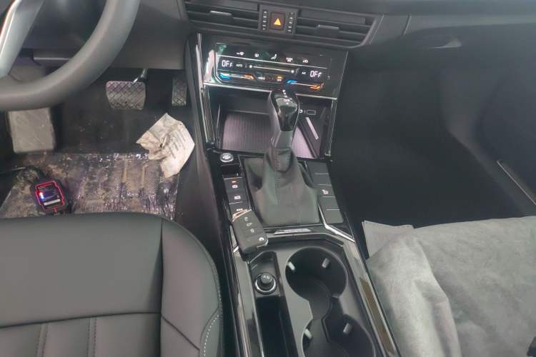 Used Volkswagen Passat New Energy 2025 430 PHEV Hybrid Business Edition Gear Lever