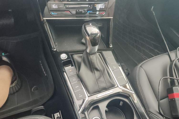 Used Volkswagen Passat New Energy 2025 430 PHEV Hybrid Business Edition Gear Lever