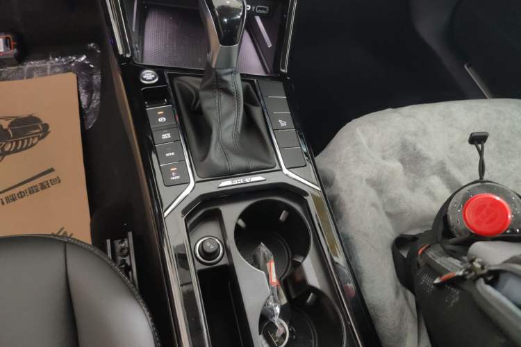 Used Volkswagen Passat New Energy 2025 430 PHEV Hybrid Business Edition Gear Lever