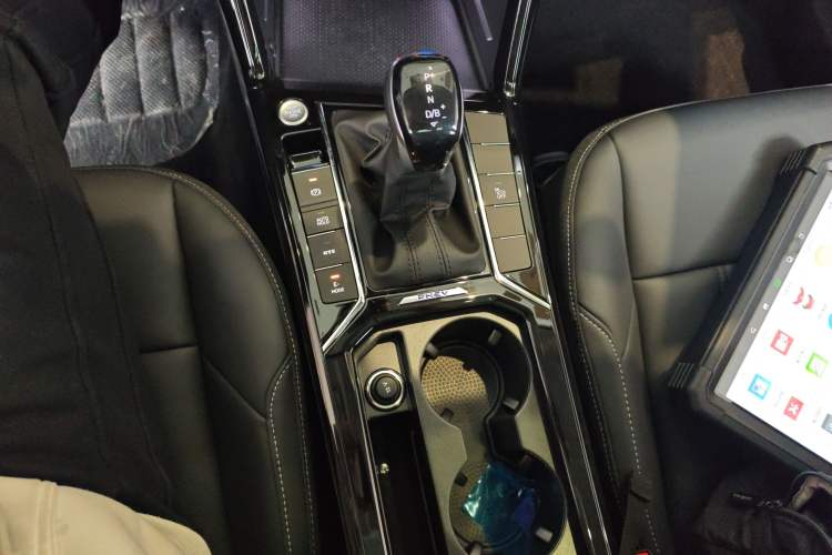 Used Volkswagen Passat New Energy 2025 430 PHEV Hybrid Business Edition Gear Lever