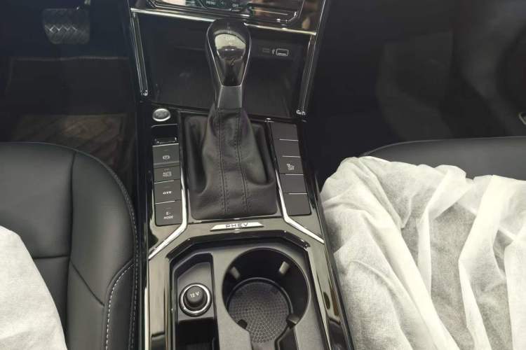 Used Volkswagen Passat New Energy 2025 430 PHEV Hybrid Business Edition Gear Lever